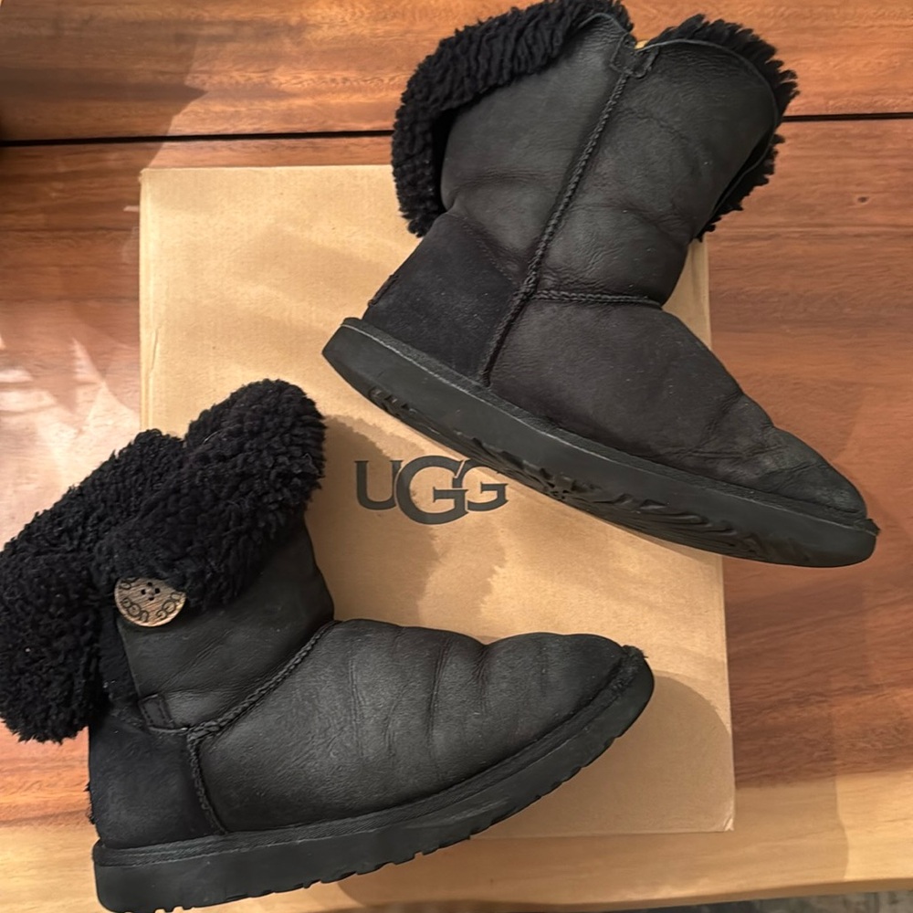 UGG Australia - Bailey Button Boots Black - women's 7